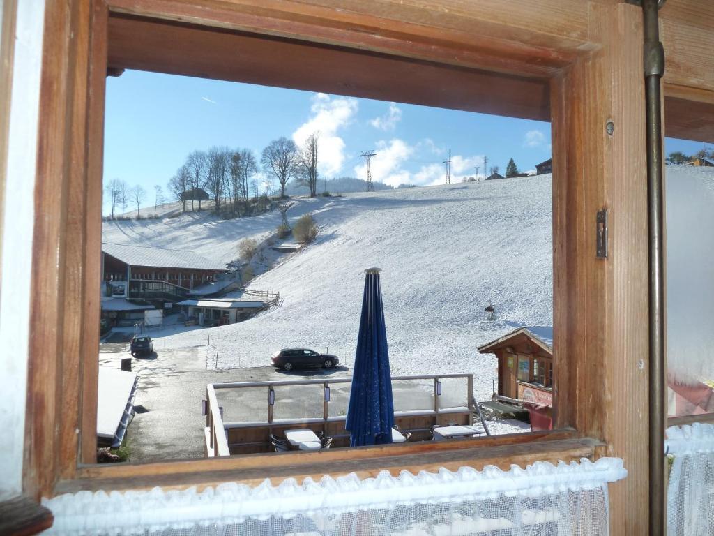 Gasthof Derby Hotel Zweisimmen Room photo